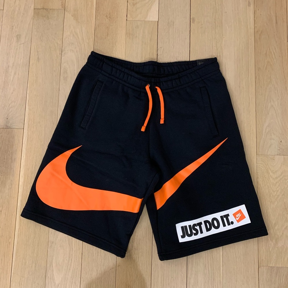 Men’s Nike Big Logo At Knee Length Sweat Shorts